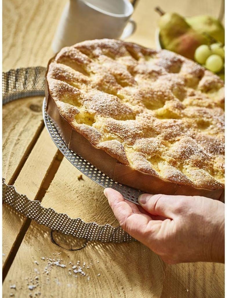 Nieuw | Ronde Taartvorm 28cm geperforeerd inox | De Buyer, Hobby en Vrije tijd, Ophalen of Verzenden, Nieuw, Taarten, Bakvorm