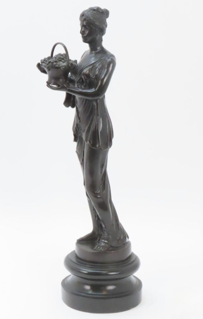 Bronzen beeld van Dame  op marmer - 51 cm., Antiek en Kunst, Ophalen of Verzenden