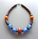 Afrikaanse ketting in glas uit Ghana, hars en exotisch hout, Handtassen en Accessoires, Kettingen, Overige materialen, Blauw, Nieuw