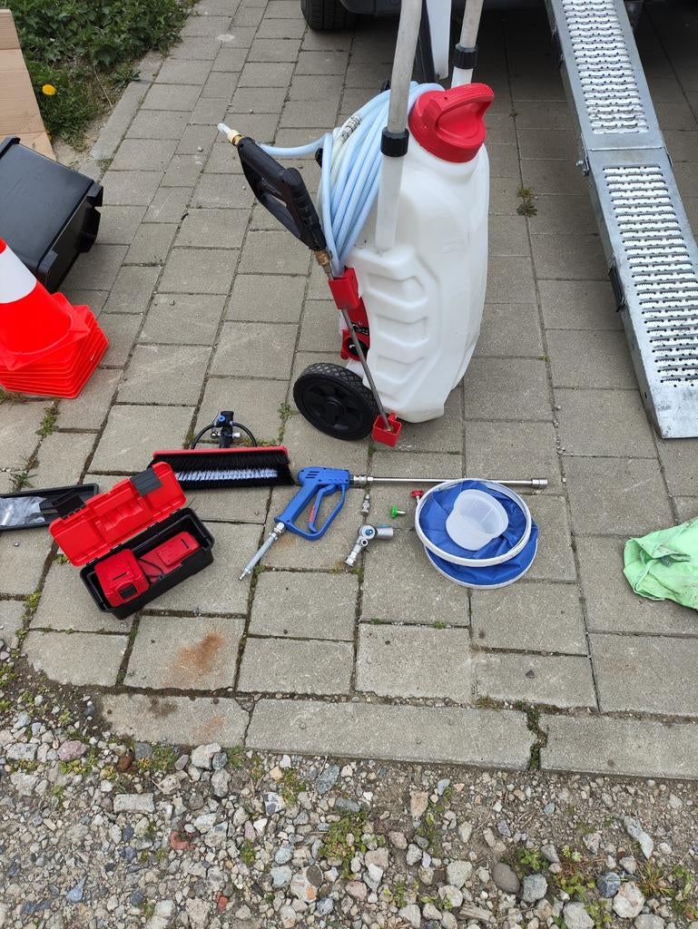 Ninja sprayer (Softwash) met toebehoren en producten, Ophalen