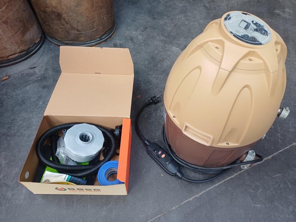 jacuzzi motor in werkende staat en onderdelen, Tuin en Terras, Ophalen, Gebruikt, Filter, Opblaasbaar