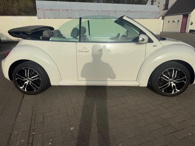 VW Beetle Cabrio 2.0 Benzine FaceLift! Airco Lm Velgen PDC!, Auto's, Volkswagen, Stof, Beetle (Kever), 4 cilinders, Cabriolet
