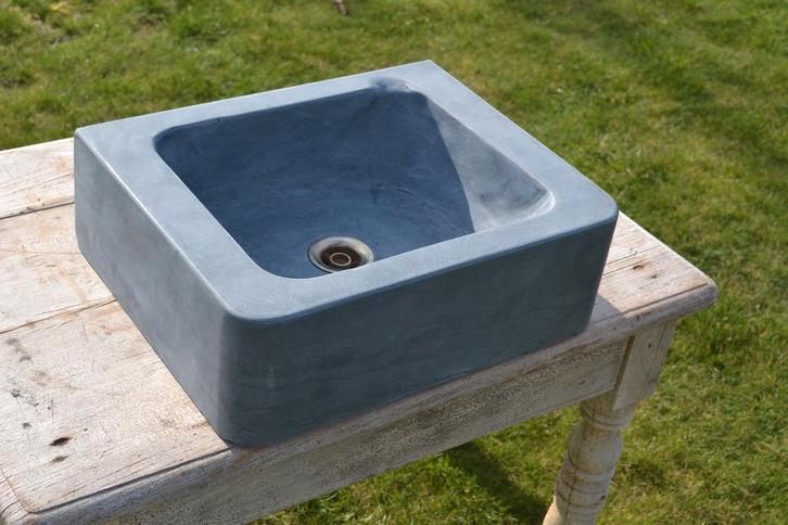 petit lavabo en pierre bleue lisse, Bricolage & Construction, Sanitaire, Utilisé, Toilettes, Pierre, Enlèvement