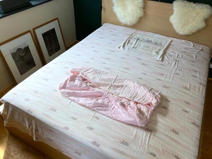 Parure de lit molletonnée rose – Drap housse + drap + taie, Maison & Meubles, Chambre à coucher | Linge de lit, Utilisé, Drap-housse ou Taie d'oreiller