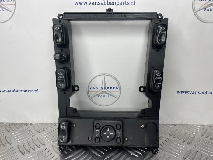 Commutateur vitre électrique d'un Mercedes ML-Klasse, -, 3 mois de garantie, Utilisé, -