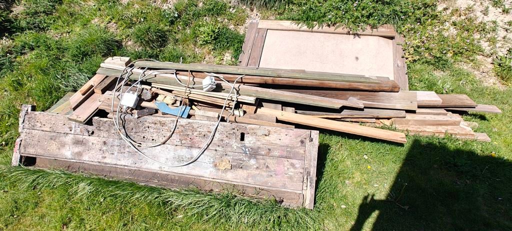 GRATIS - partij hout van afbraak oude schuur, Enlèvement