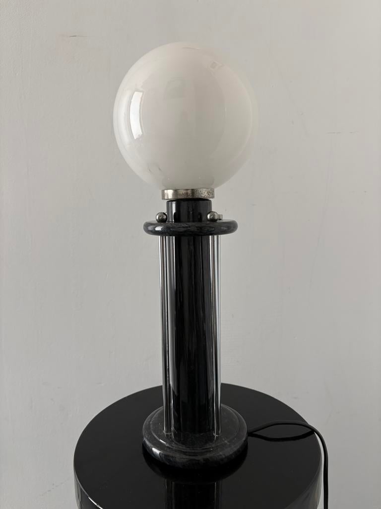 Lampe boule en marbre Art Déco, Maison & Meubles, Lampes | Lampes de table, Utilisé, Moins de 50 cm, Verre, Métal, Autres matériaux