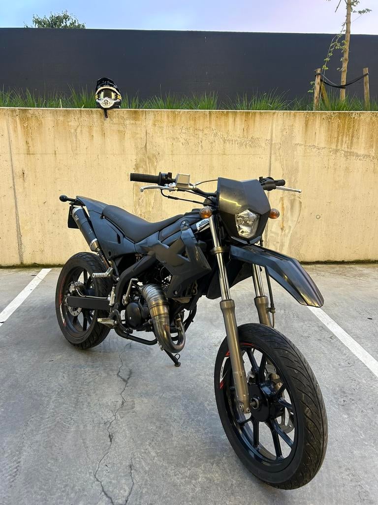 Rieju Mrt Racing + 2 uitlaten, Fietsen en Brommers, Brommers | Overige merken, Ophalen, Gebruikt, 49 cc, Klasse B (45 km/u)