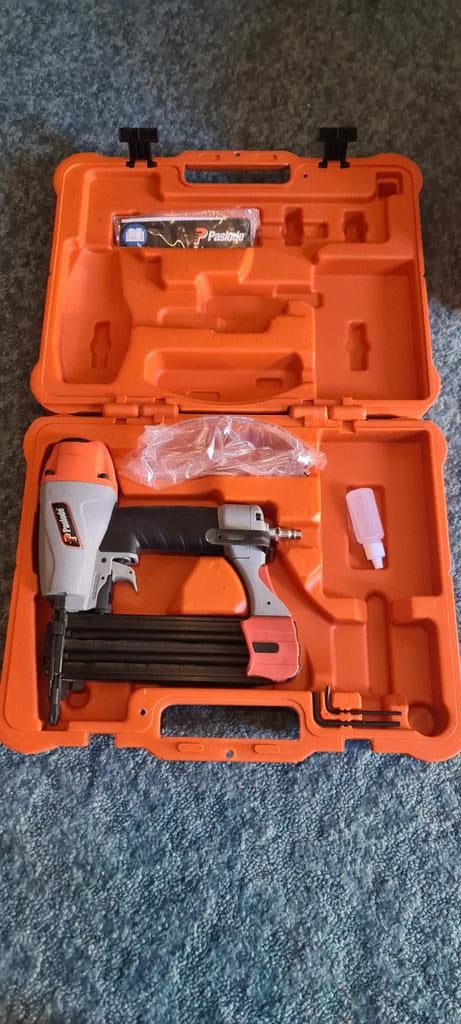 Paslode afwerk minibrad schieter, Doe-het-zelf en Bouw, Gereedschap | Overige machines, Ophalen