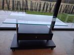 Table de salon en boit avec plateau en verre, Maison & Meubles, Armoires | Mobilier de télévision, Enlèvement, Comme neuf, Verre