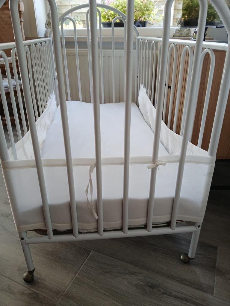 Retro babybedje, Ophalen