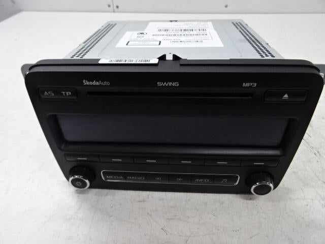 RADIO Skoda Fabia II (5J) (01-2006/12-2014) (5J0035161D), Autos : Pièces & Accessoires, Mevr. I. Hauben, Utilisé, Skoda, Rue de l'Espoir 34 34
4030  GRIVEGNÉE, BE