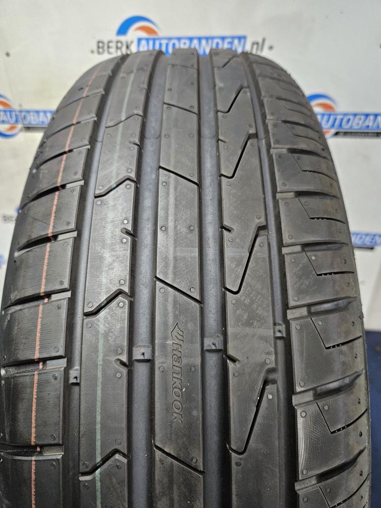 2x Hankook Ventus Prime 3 * (DEMO) 205/60 R17 97W 205/60/17, Auto-onderdelen, Banden en Velgen, Gebruikt, -, -, 17 inch