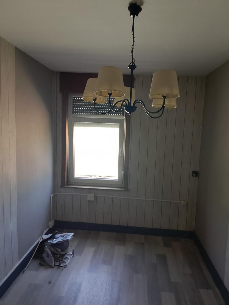 Lustre très bonne état