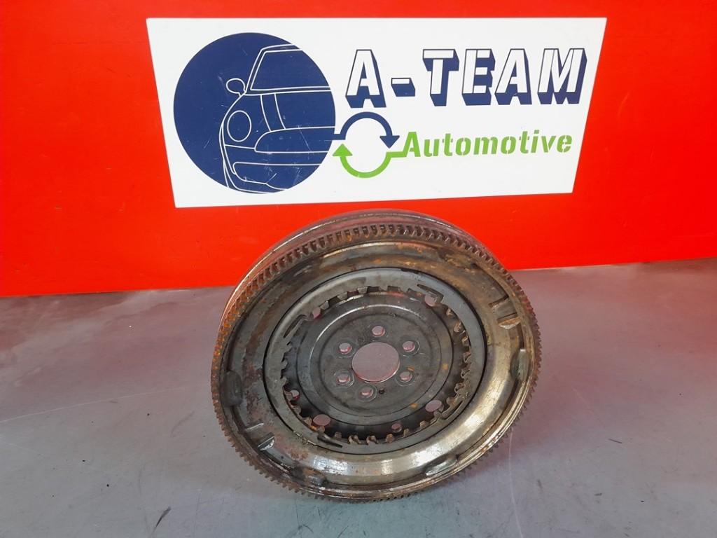 VOLANT MOTEUR Volkswagen Polo V (6R) (04C105266D), Utilisé, Volkswagen