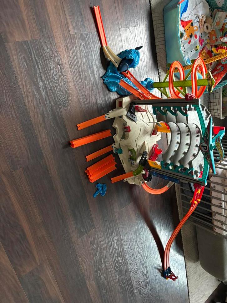 Mega garage Hot Wheels - CMP80 complet + set extension, Enfants & Bébés, Jouets | Circuits, Utilisé, Circuit, Hot Wheels, Enlèvement