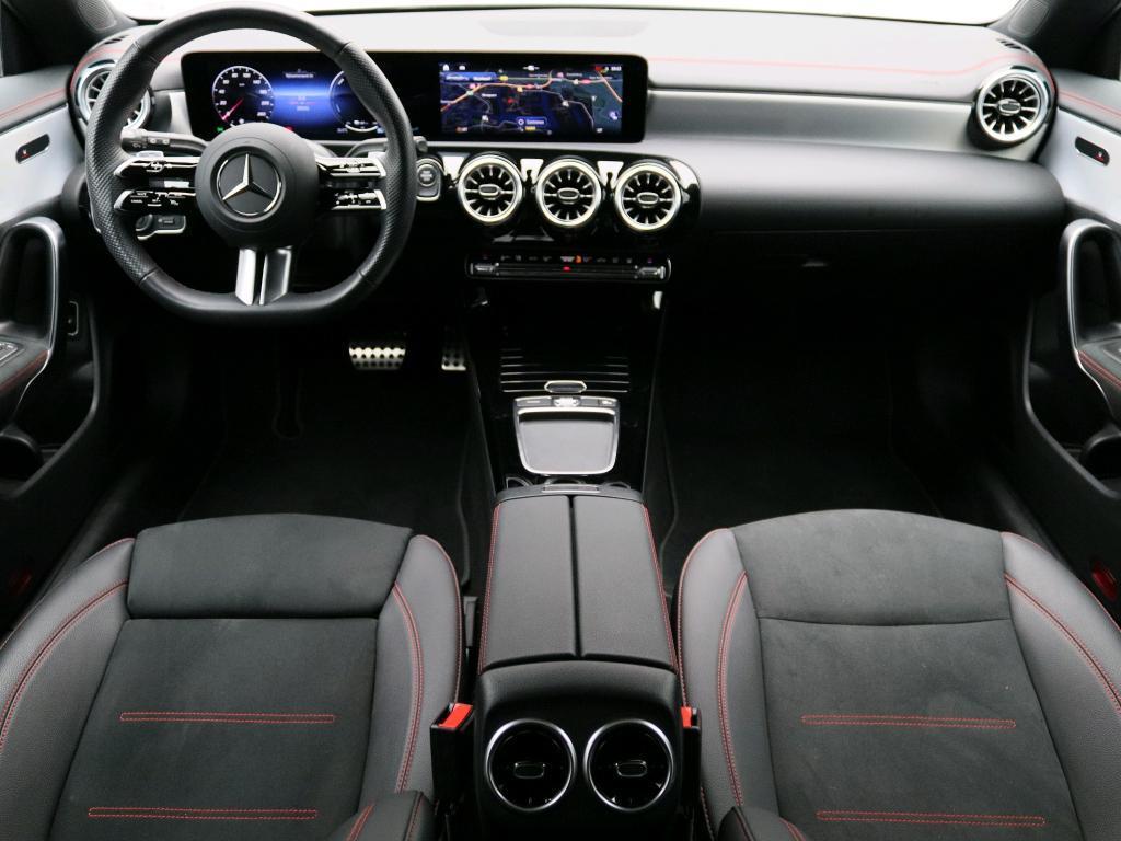 Mercedes-Benz CLA 250 e AMG Line Shooting Brake + PANORAMISC, Auto's, CLA, Stof, Gebruikt, 4 cilinders