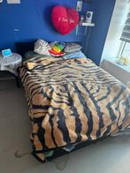 Tweede persoon bed moet dringend weg, Huis en Inrichting, Slaapkamer | Bedden, Ophalen, Zo goed als nieuw