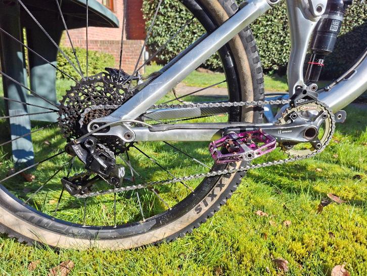 Canyon Spectral AL 6.0 M – Speelse trailMTB met enduro-DNA, Vélos & Vélomoteurs, Vélos | VTT & Mountainbikes, Comme neuf, Hommes