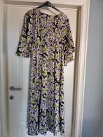 Modern lang kleed, Kleding | Dames, Jurken, Maat 38/40 (M), Ophalen of Verzenden, Zo goed als nieuw, Onder de knie