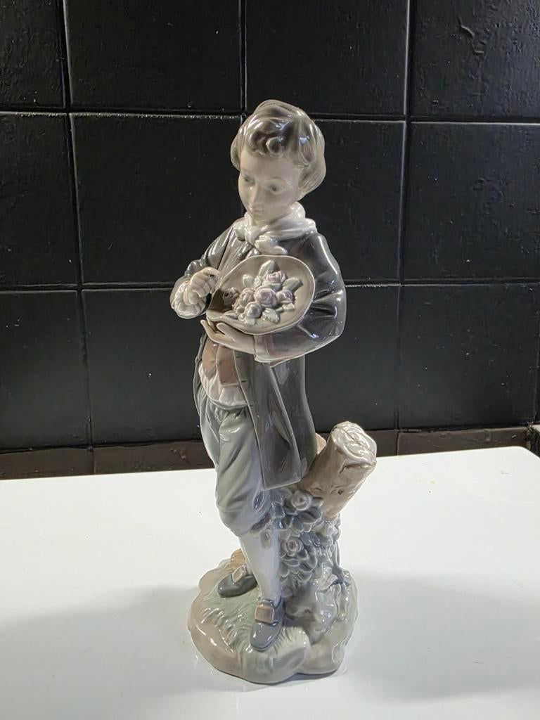 Doncel with roses. Lladro. Salvador Furio, Ophalen of Verzenden