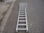 DOUBLE ECHELLE 3m50-14 MARCHES en bon état, 2 à 4 mètres, Pliable ou rétractable/escamotable, Échelle, Enlèvement