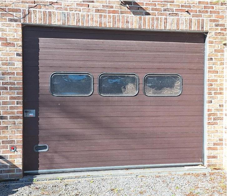 À LOUER : Entrepôt sécurisé de 132 m² – Oupeye, Immo, Garages en Parkeerplaatsen, Provincie Luik