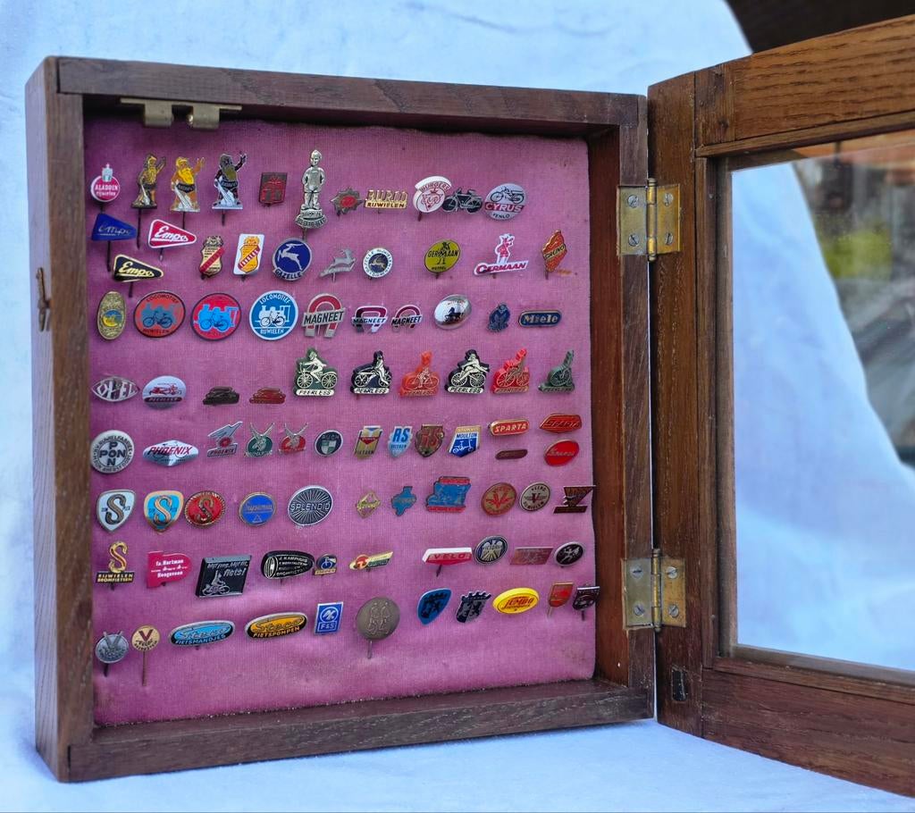 Collection d'épinglettes pour voitures anciennes liées au vé, Enlèvement ou Envoi