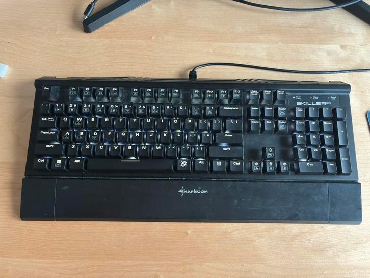 Sharkoom Skiller Mech SGK1, Computers en Software, Toetsenborden, Gebruikt, Qwerty, Bedraad, Gaming toetsenbord, Ophalen of Verzenden