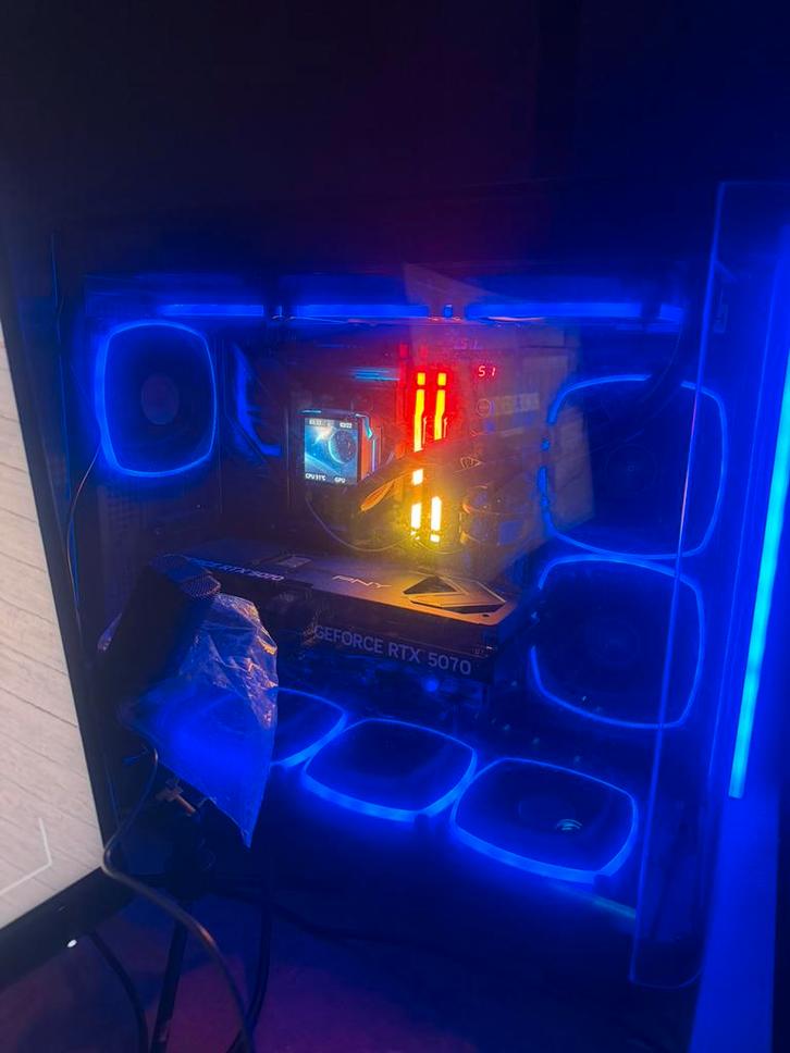 Ultra krachtige Gaming i7-14700K – RTX 5070 – 32GB DDR5, Games en Spelcomputers, Games | Pc, Nieuw, Ophalen