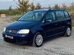 VW TOURAN - 1.6 FSI *MANUEEL* AIRCO • TREKHAAK • GEKEURD VVK, Auto's, Volkswagen, Voorwielaandrijving, Testrit aan huis, Blauw