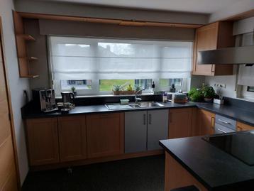 Keuken met alle bijhorend toestellen  beschikbaar voor biedingen