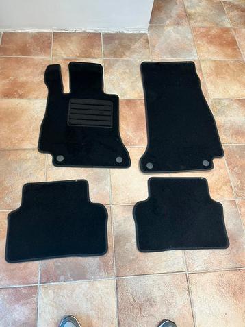 Tapis Mercedes classe E coupé beschikbaar voor biedingen