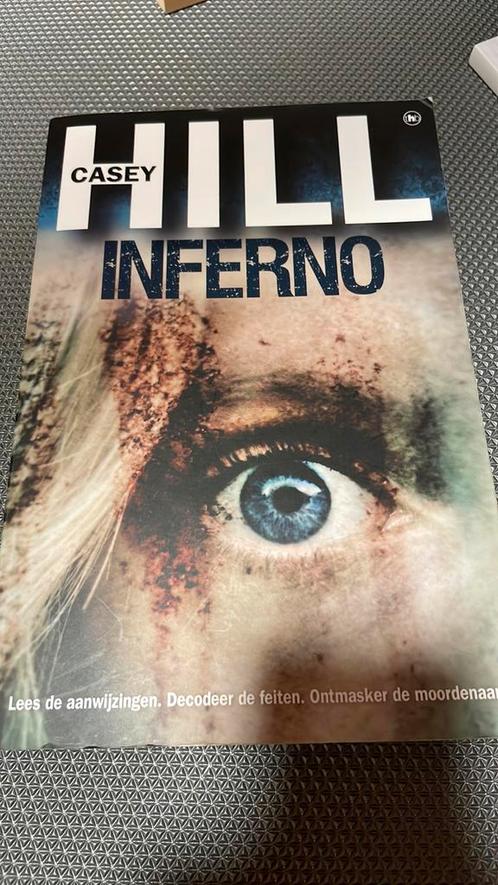 Casey Hill - Inferno, Livres, Thrillers, Comme neuf, Enlèvement ou Envoi