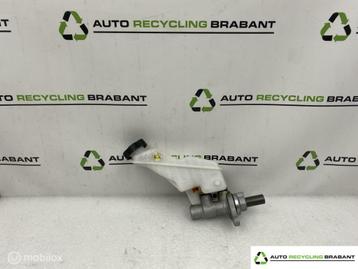 Hoofdremcilinder Kia Sorento 3 ORIGINEEL 585102W800 beschikbaar voor biedingen