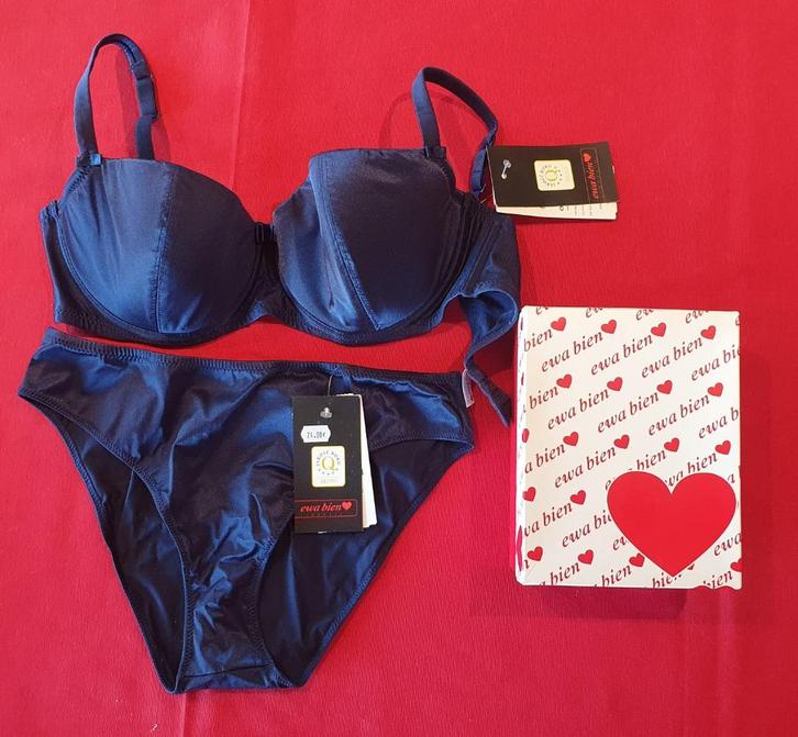 Balconette avec panties (différentes tailles), Kleding | Dames, Ondergoed en Lingerie, Setje, Blauw, Ophalen of Verzenden