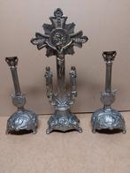 Kruisbeeld + kandelaars, Enlèvement