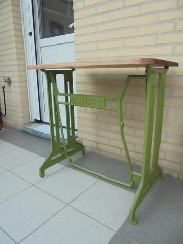Mooi simpel upcycling tuin- , terras- , bijzettafeltje beschikbaar voor biedingen
