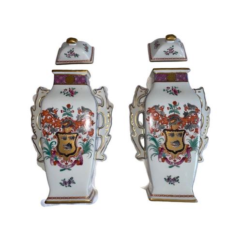 Deux Vases en Porcelaine de Paris avec Blason, Antiquités & Art, Antiquités | Porcelaine, Enlèvement ou Envoi