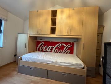 Oerdegelijke complete slaapkamer jeugd beschikbaar voor biedingen
