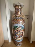 Grote Chinese vaas met handgeschilderde decoratie, Ophalen
