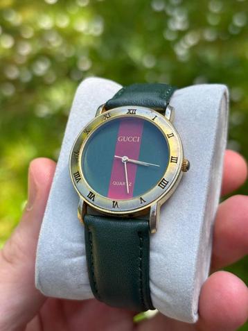 Verguld Gucci-horloge beschikbaar voor biedingen