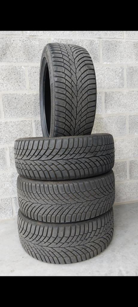 Pneus d'hiver Continental 225/45 R17 V XL, Autos : Pièces & Accessoires, Pneus & Jantes, Pneu(s), Pneus hiver, 17 pouces, 225 mm