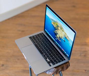 Macbook pro 13 (late 2019) intel i5, 8gb RAM, 128gb, silver beschikbaar voor biedingen