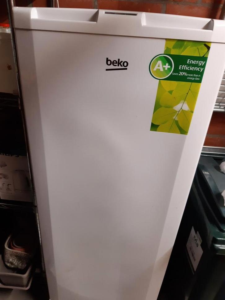 Diepvriezer, Elektronische apparatuur, Vriezers en Diepvrieskisten, Zo goed als nieuw, Ophalen