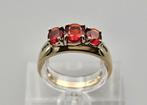 Gouden Vintage ring edelsteen granaat en diamant. 2025/355., Ophalen of Verzenden, Zo goed als nieuw, 17 tot 18, Met edelsteen