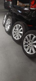 Zomer/regenbanden Uniroyal 215/55RT17+originele velgen skoda, Auto-onderdelen, Banden en Velgen, Ophalen, Banden en Velgen, 17 inch