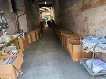 Schoenen en kleding in nieuwe of perfecte staat beschikbaar voor biedingen