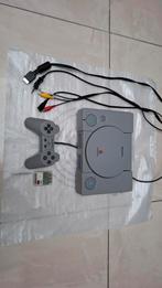 PlayStation 1 in goede staat, compleet met controller, Games en Spelcomputers, Ophalen of Verzenden, Gebruikt