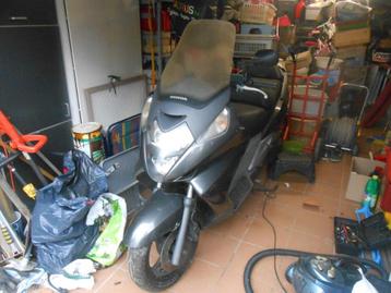 !!! UNIQUE !!! Honda Silverwing FJS400 34000 km 04/2008 beschikbaar voor biedingen